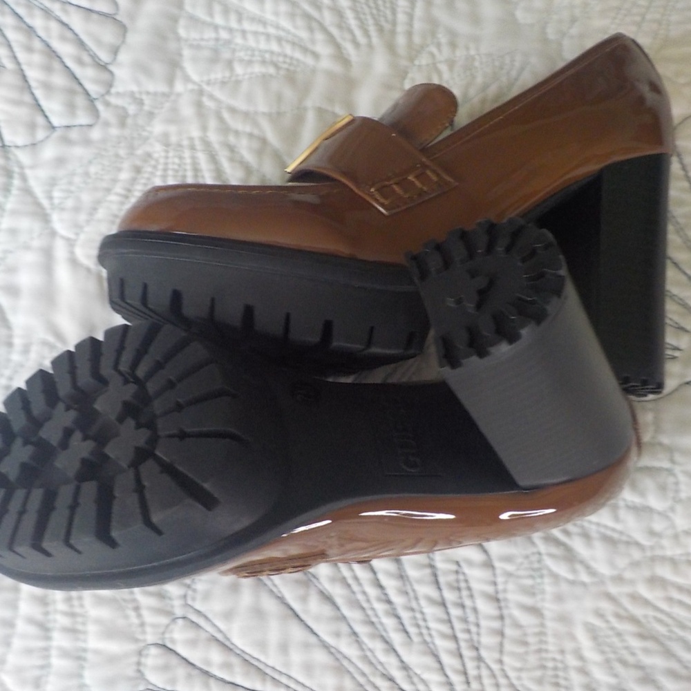 Guess Glossy Tan Patent Leather Heeled Loafer Boots (Size: 7) * NWOT - Picture 9 of 11